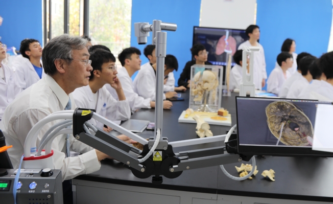 高校實(shí)驗(yàn)